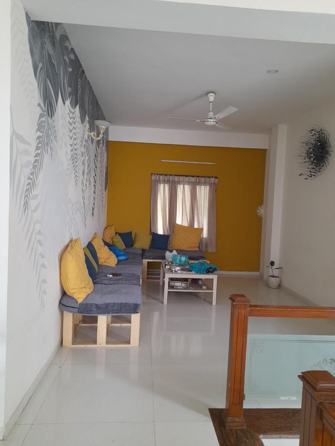 Nomads Nest Hostel Haiderabad Buitenkant foto