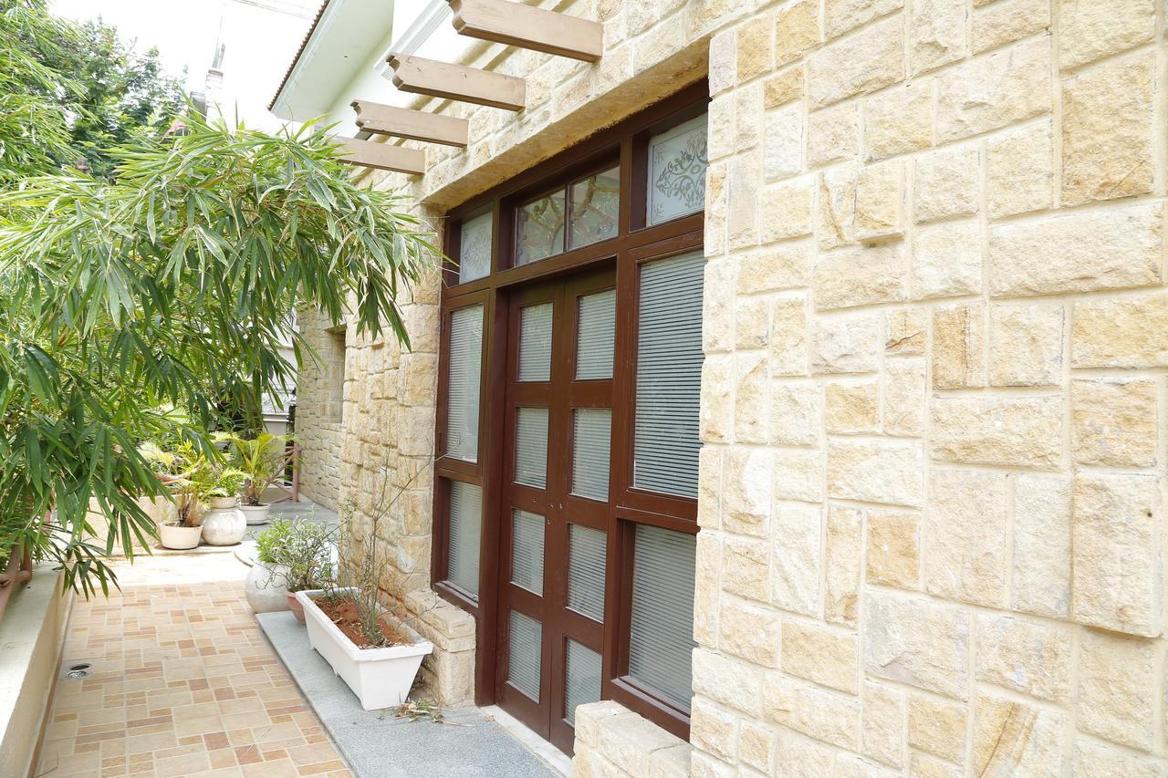 Nomads Nest Hostel Haiderabad Buitenkant foto