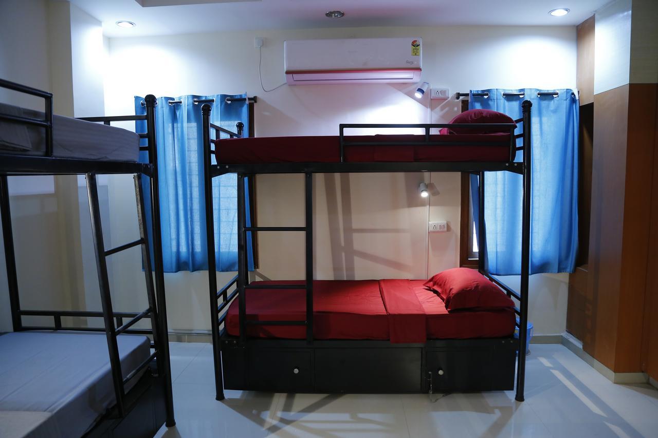 Nomads Nest Hostel Haiderabad Buitenkant foto